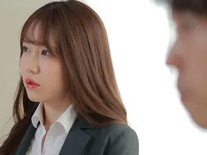 Nện đỏ hai mép lồn mới tỉa lông của chị hàng xóm mông đẹp