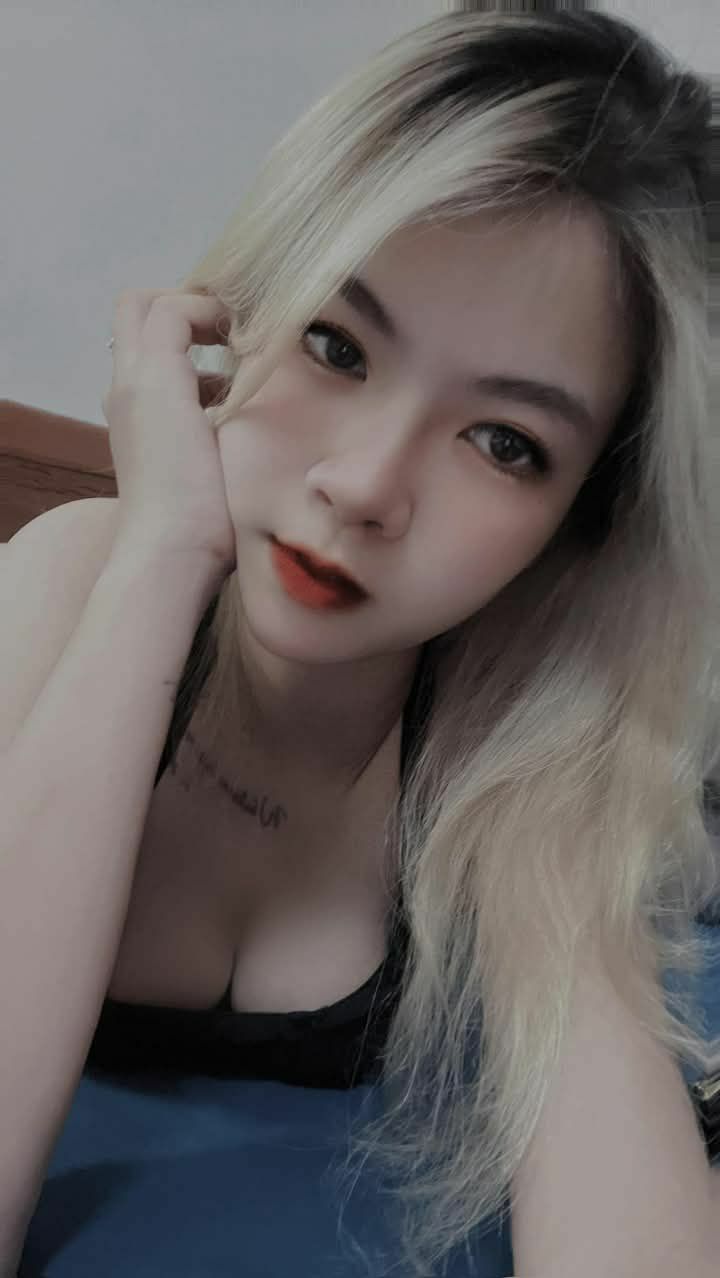 Vú đẹp lồn ngon cũng chỉ để livestream thủ dâm